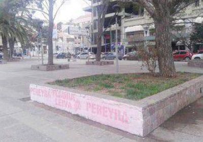 Multan al MPN por pintadas del sector Azul y Blanco 