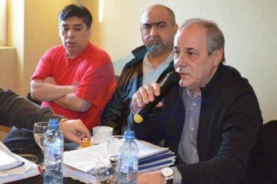 �Uno ve como est�n las cosas hoy y la verdad que dan ganas de volver�, dijo el ex gobernador C�ccaro