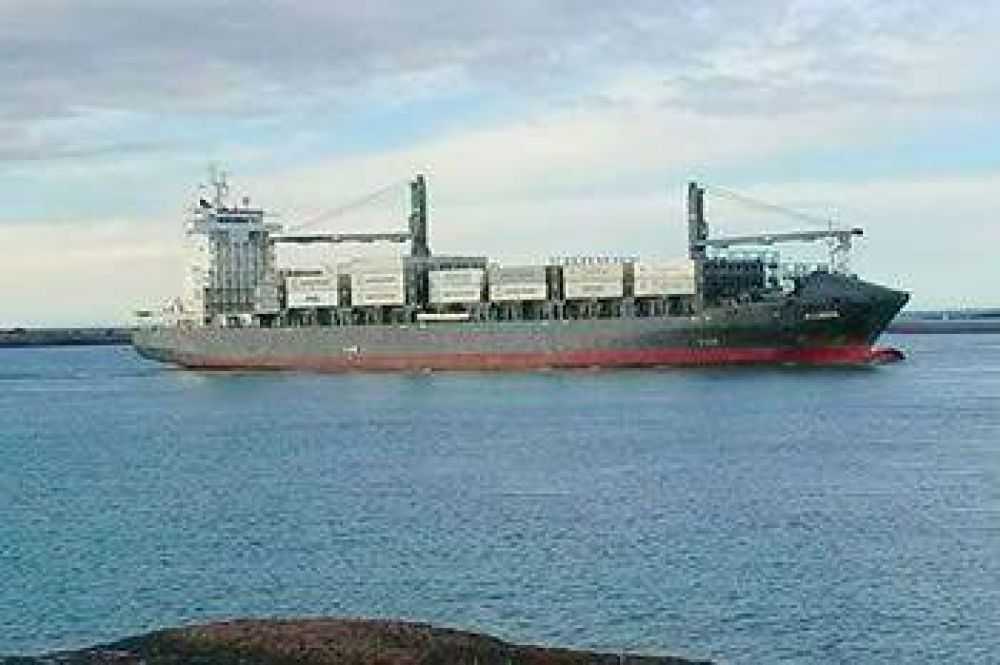 Arrib� a Puerto Deseado otro buque con cianuro desde Australia