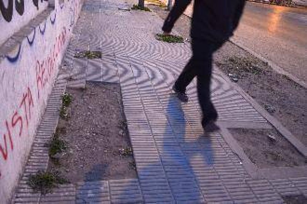 Veredas en mal estado, un cl�sico de la ciudad de Neuqu�n