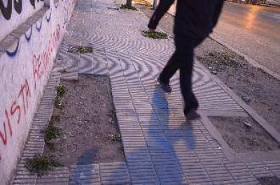 Veredas en mal estado, un cl�sico de la ciudad de Neuqu�n