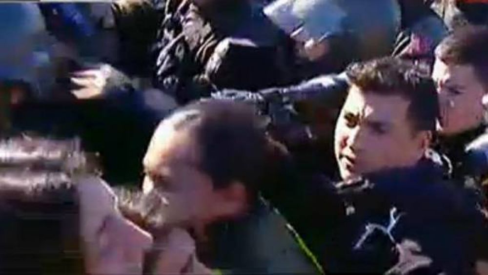 Incidentes en Panamericana: sacan a los manifestantes de los autos