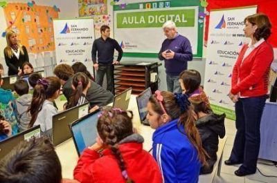 San Fernando incorpor� Aulas Digitales M�viles 