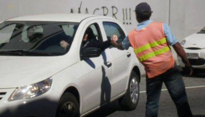 Juntan firmas contra los trapitos