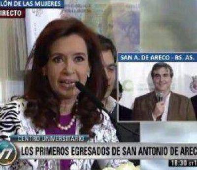 Cristina inaugur� la Rotonda de R8 y R41 y felicit� a los primeros egresados del CUA