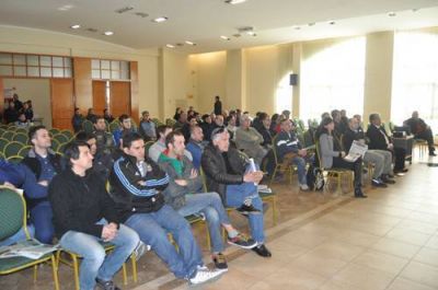 Se realiz� la I Jornada de Capacitaci�n en Seguridad Vial: la problem�tica fue abordada ayer, con paneles de especialistas