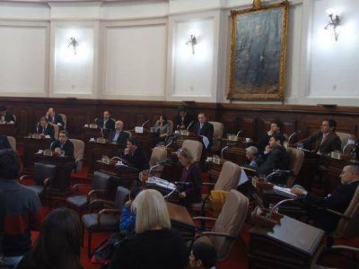 Concejo Deliberante: T�mido repudio a los despidos del diario Hoy