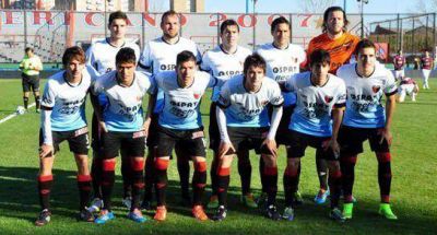 Col�n arranca el torneo con sue�os de primera