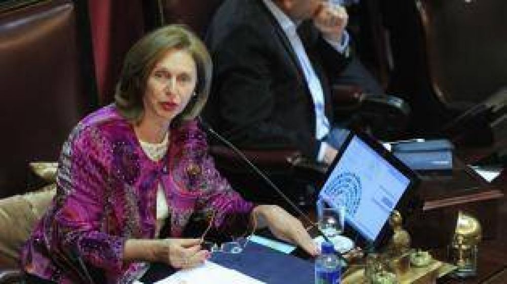 M�s de la mitad de los senadores contrat� a parientes