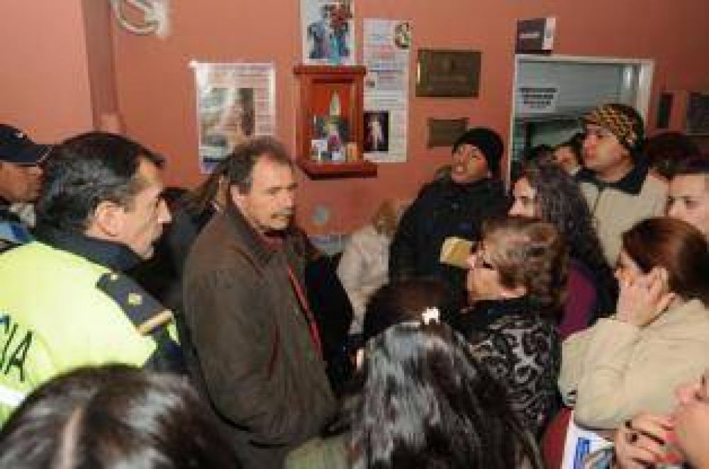 Supuestos estafados exigen soluciones al interventor Dur�n