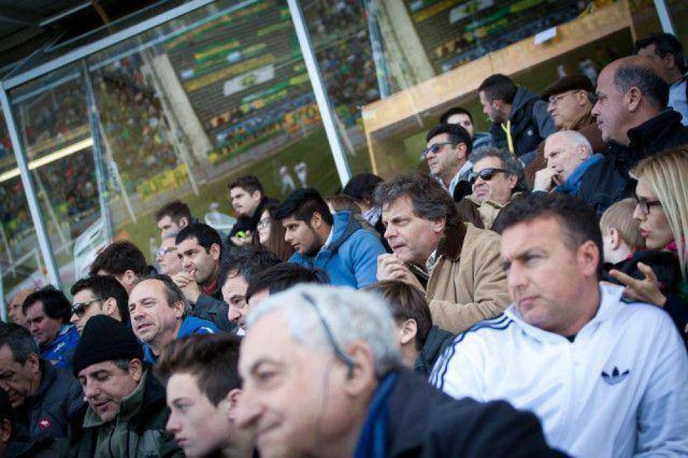 El intendente Pulti presenci� el partido de Aldosivi