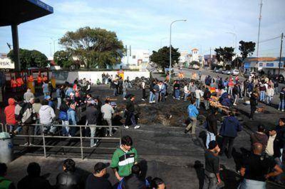 Los gremios advierten que la desocupaci�n en el puerto subir� un 30% durante este a�o