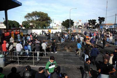 Los gremios advierten que la desocupaci�n en el puerto subir� un 30% durante este a�o