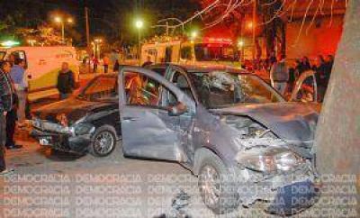 Violento accidente de tr�nsito entre dos autos