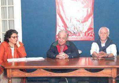 El Radicalismo Aut�ntico confirm� su lista para las internas de la UCR local