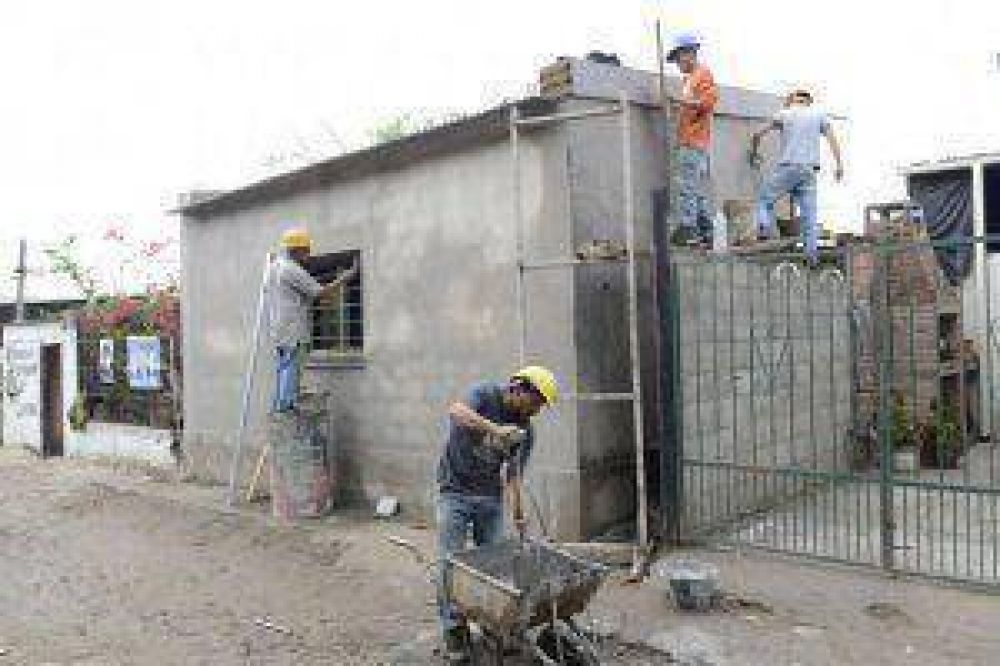 Alperovich firmar� un convenio para la construcci�n de 5.500 m�dulos habitacionales
