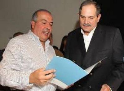L�pez anuncio que el PEN trabaja �en un ambicioso plan de viviendas para todo el pa�s�