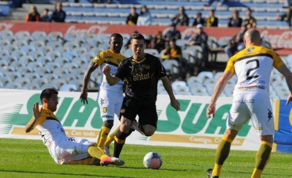 Olimpo igual� 2-2 ante Pe�arol en el Centenario