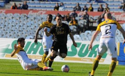 Olimpo igual� 2-2 ante Pe�arol en el Centenario