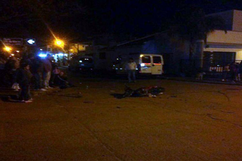 Un automovilista huy� tras dejar a un motociclista herido