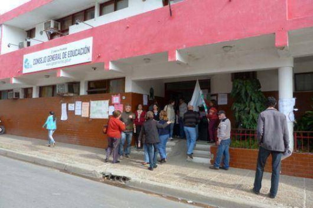 Tensa tregua en el Consejo de Educaci�n