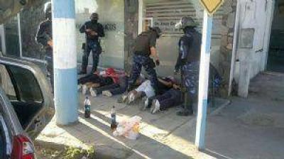 Detienen a tucumanos con droga, en operativo de control