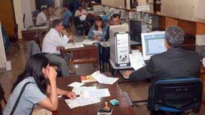 Contratados dudan de su situaci�n laboral porque en el recibo de sueldo figuran en planta permanente