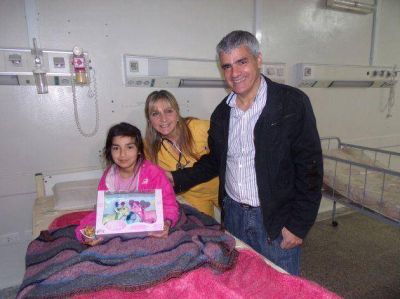 El vicegobernador visit� a los chicos del Policl�nico Regional