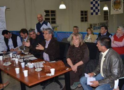 Compromiso Federal inicia en Buenos Aires la campa�a �Adolfo Presidente 2015�