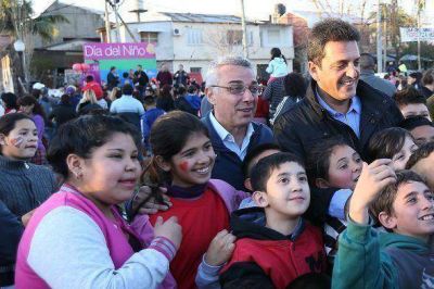 Massa acompa�� a los ni�os de Tigre en los festejos por su d�a