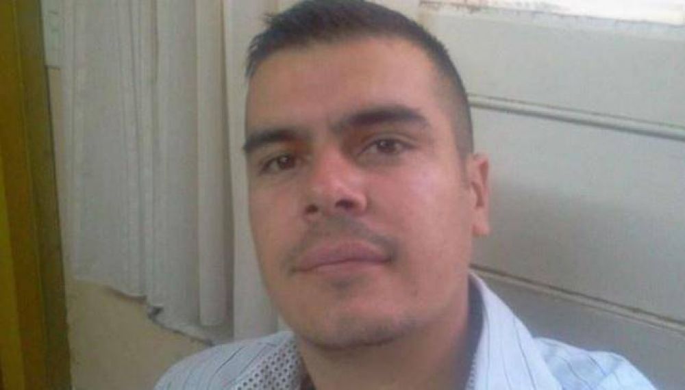 Polic�a muri� de un balazo cuando deten�a a sospechoso