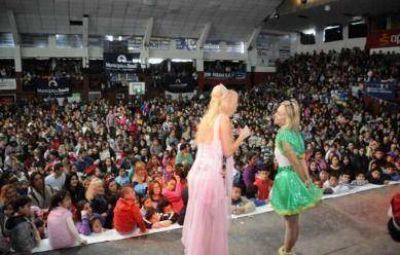 Miles de ni�os celebraron su d�a en el club Independiente con espect�culos y actividades