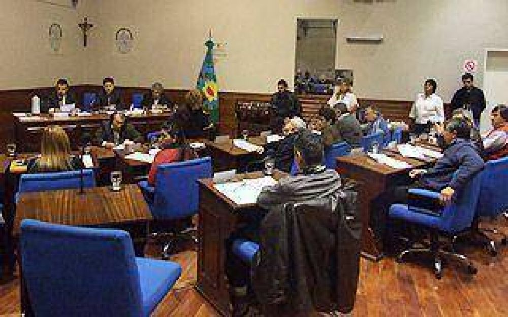 Cruces por la posible provincializaci�n del hospital de Wilde