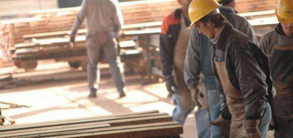 Zona Norte: trabajadores de la industria maderera en estado de alerta, piden al gobierno atenci�n sobre la crisis del sector