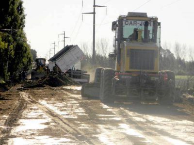 Inician despu�s de mucha lucha, la reparaci�n del Camino El Tat�