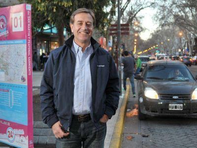 Rodolfo Su�rez toma el mando, pero el radicalismo espera el 2015