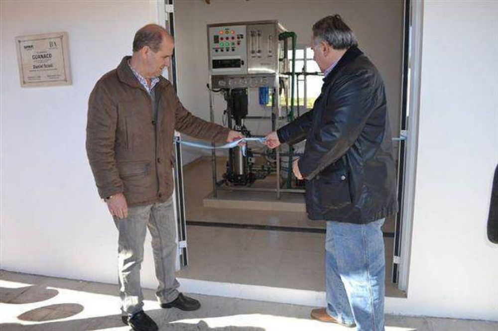 Se realiz� ayer el acto inaugural de la planta de agua potable en la localidad de Guanaco