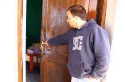 Robaron $20.000, aparatos, ropa y joyas a dos familias