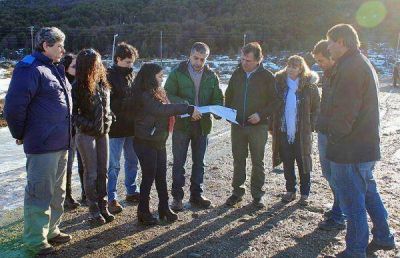 Sciurano recorri� los terrenos con miembros de Fueguinos Autoconvocados