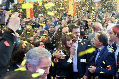Massa festej� el primer a�o de la victoria del Frente Renovador