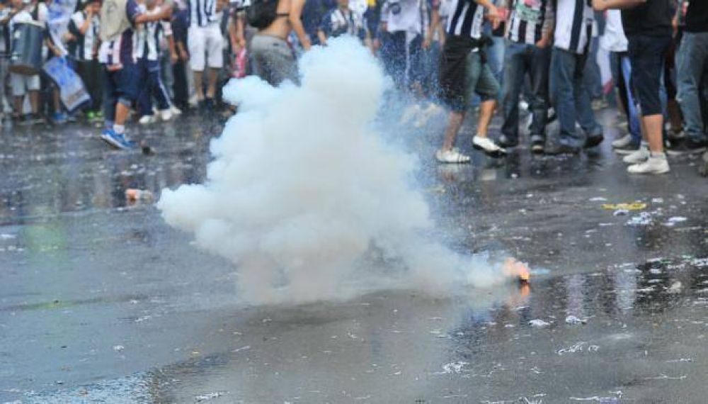Debaten �silenciar� las bombas de estruendo