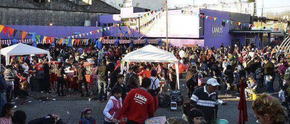MULTITUDINARIO FESTEJO DEL D�A DEL NI�O