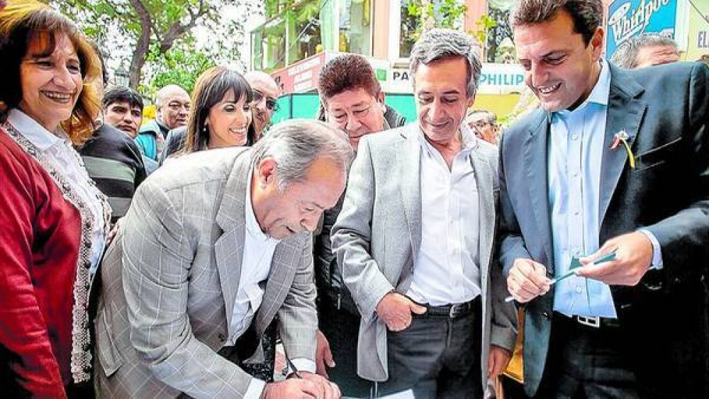 Rodr�guez S�a se acerca a De la Sota y Massa para armar un 