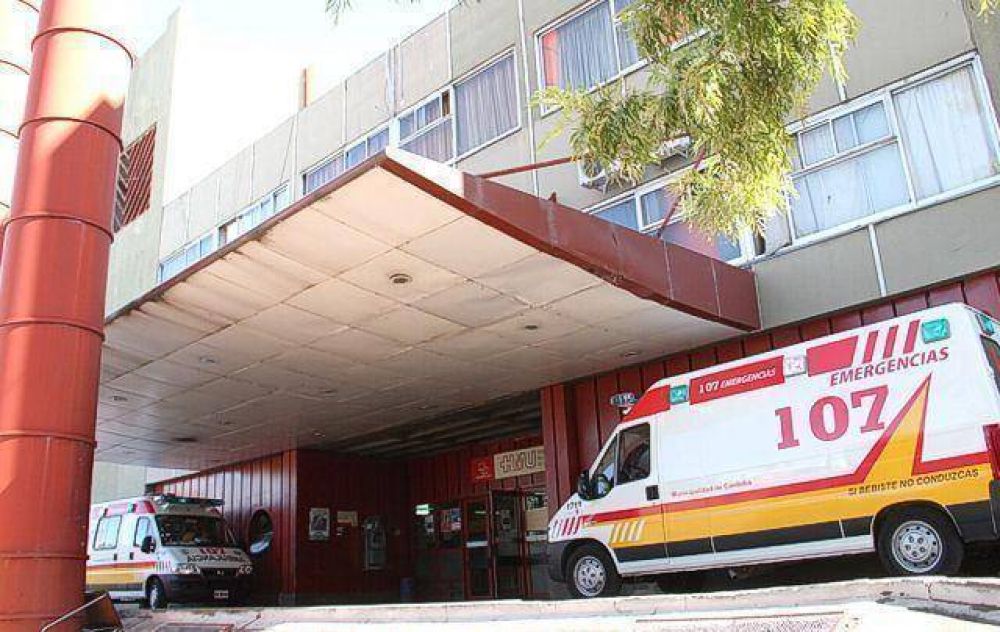 Atropell� a un peat�n y los dos terminaron en el hospital