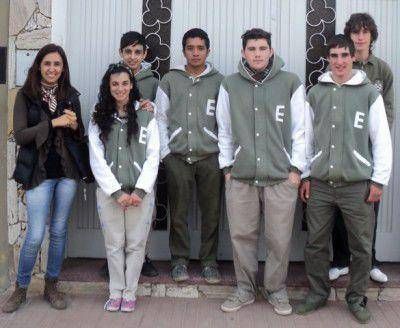 Alumnos del C.E.P.T. N� 17 y la UBA, realizan an�lisis de agua gratuito en zona rural