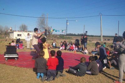 La Campora Baradero presenta distintos espect�culos infantiles en barrios y Alsina