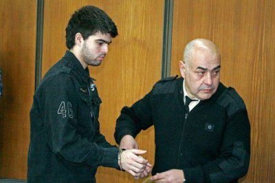 Le dieron 5 a�os al extorsionador del facebook
