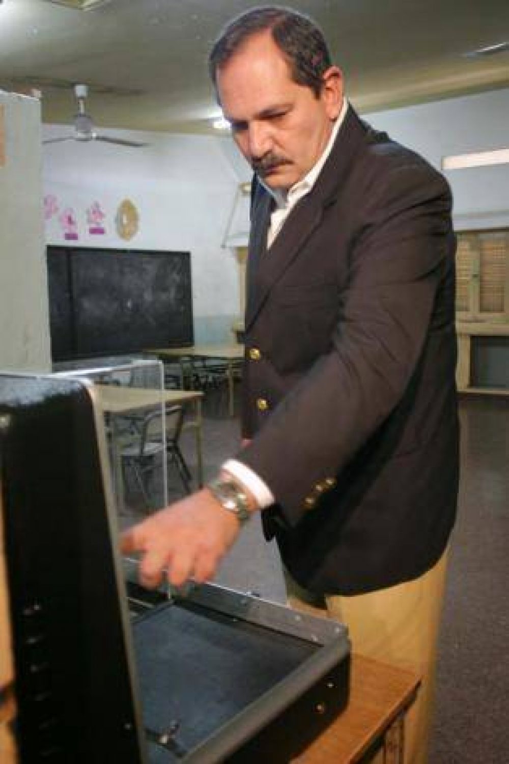 El alperovichismo no �apurar� el voto electr�nico