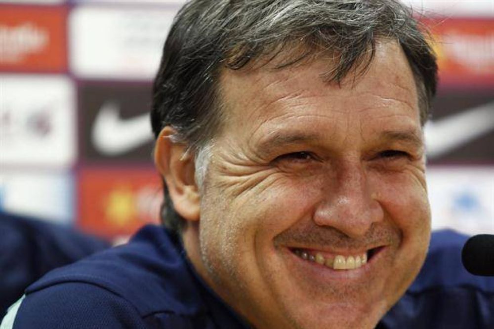 A un paso del anuncio oficial, Gerardo Martino ya se prueba el buzo de DT de la selecci�n