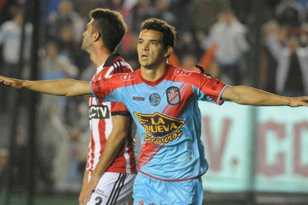 Sobre el final, Arsenal venci� a Estudiantes y empez� bien el torneo